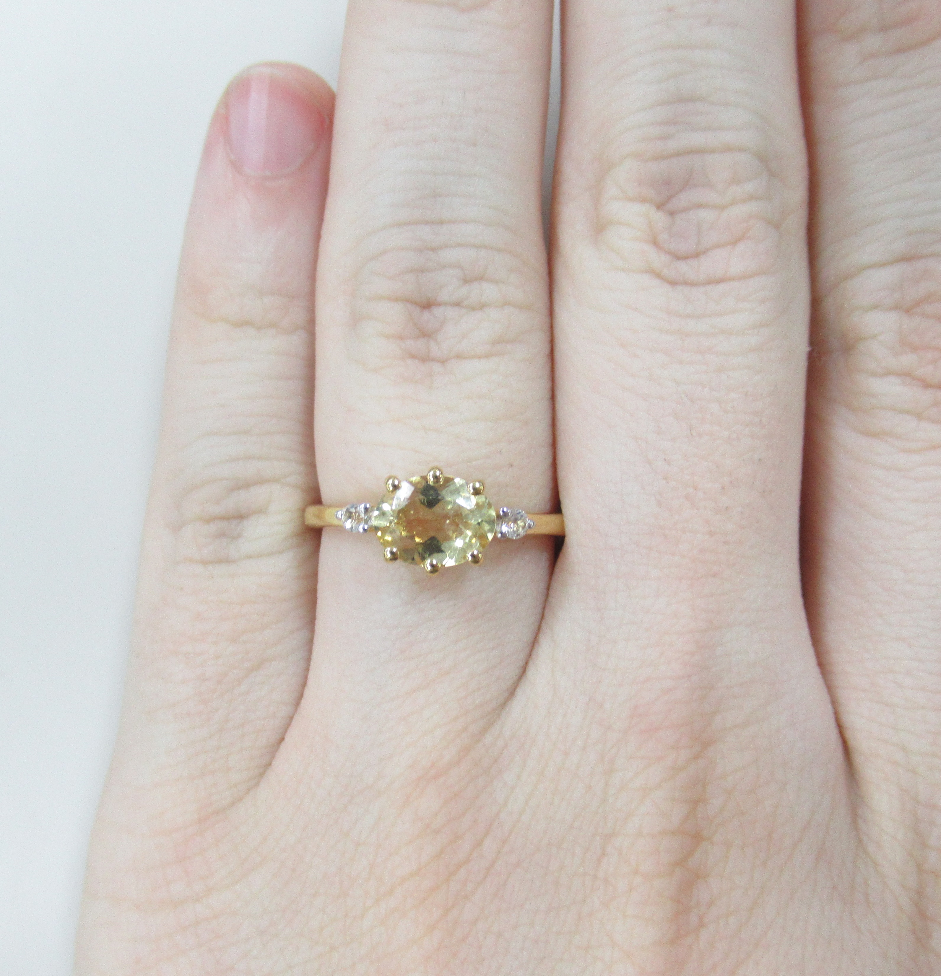 Серебряное кольцо с гелиодором